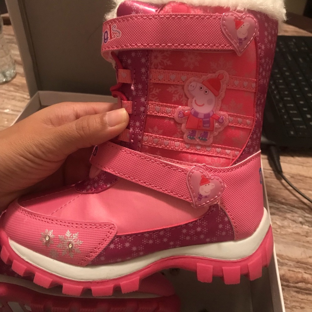 Size 10 Snow Boots little girls never worn.